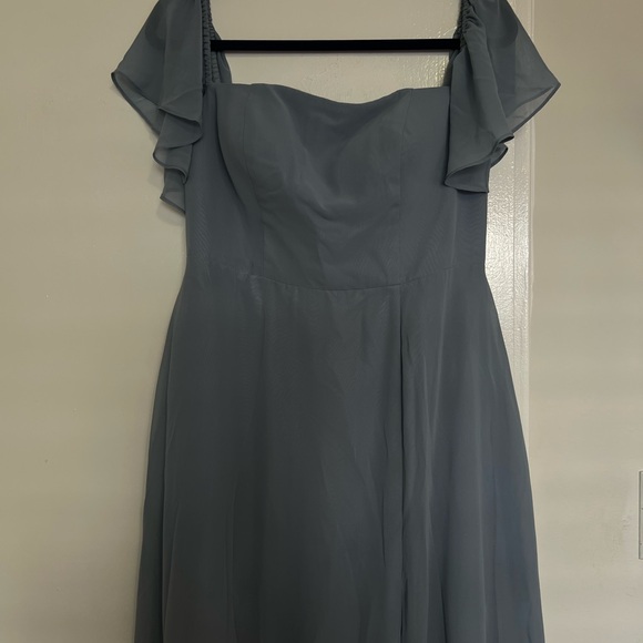 Gown - Picture 1 of 7